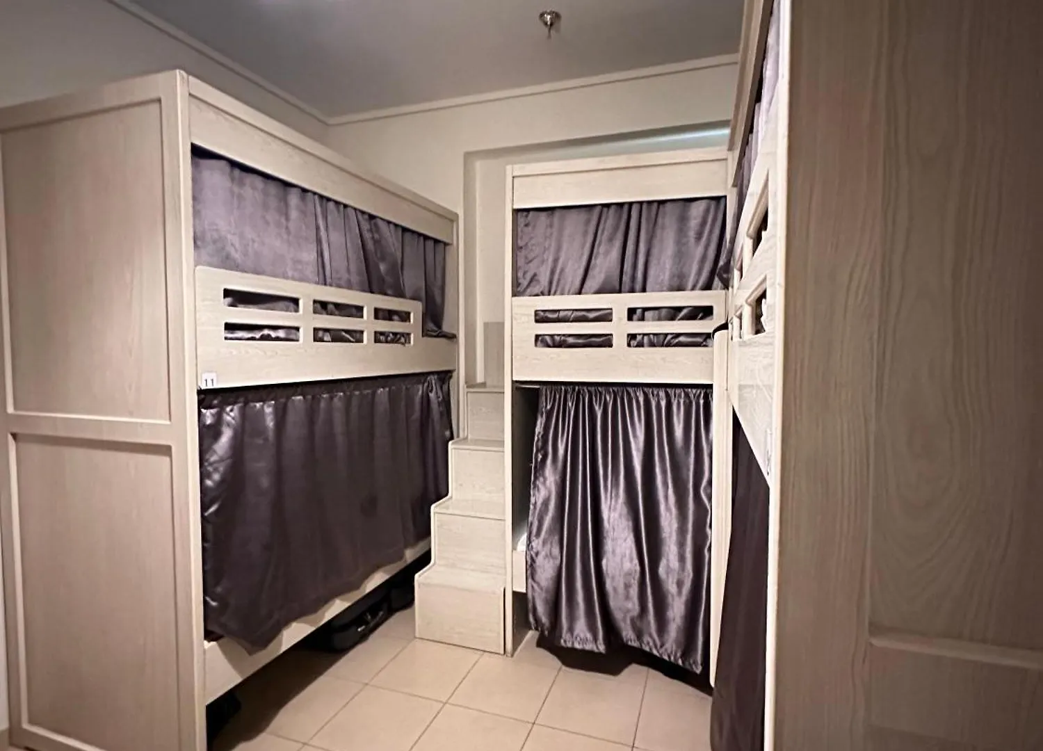 Capsule hotel Sea Breeze Hostel Jbr Dubai