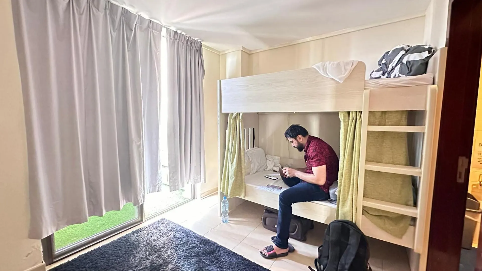 Capsule hotel Sea Breeze Hostel Jbr Dubai