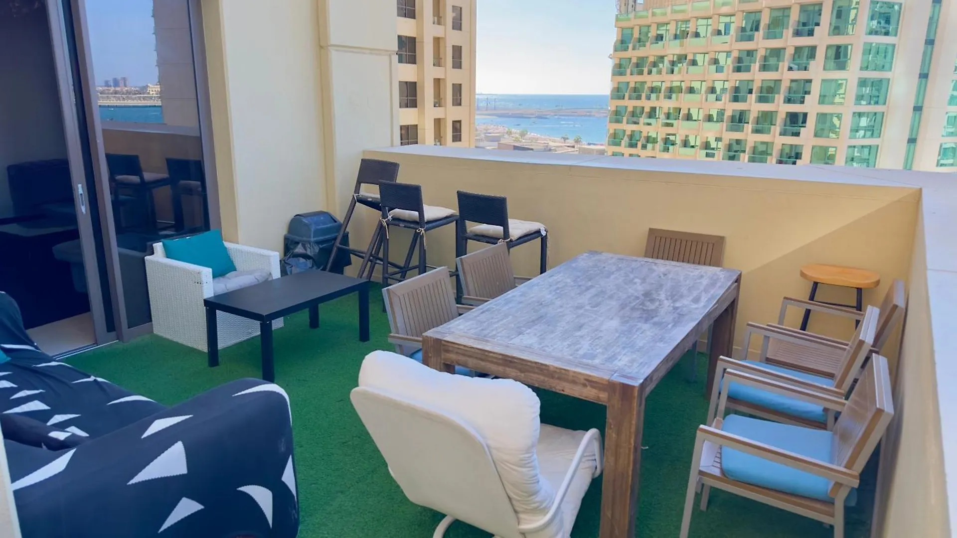Sea Breeze Hostel Jbr Dubai
