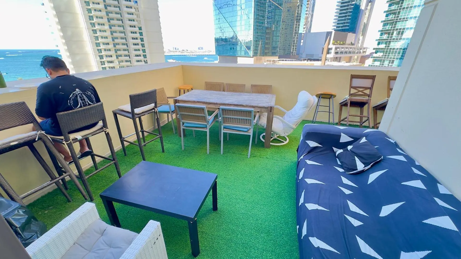 Sea Breeze Hostel Jbr Dubai