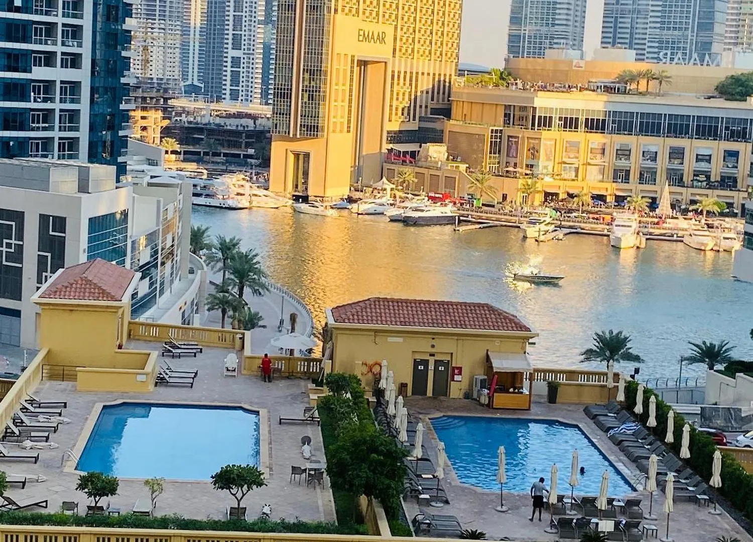 Sea Breeze Hostel Jbr Dubai Capsule hotel