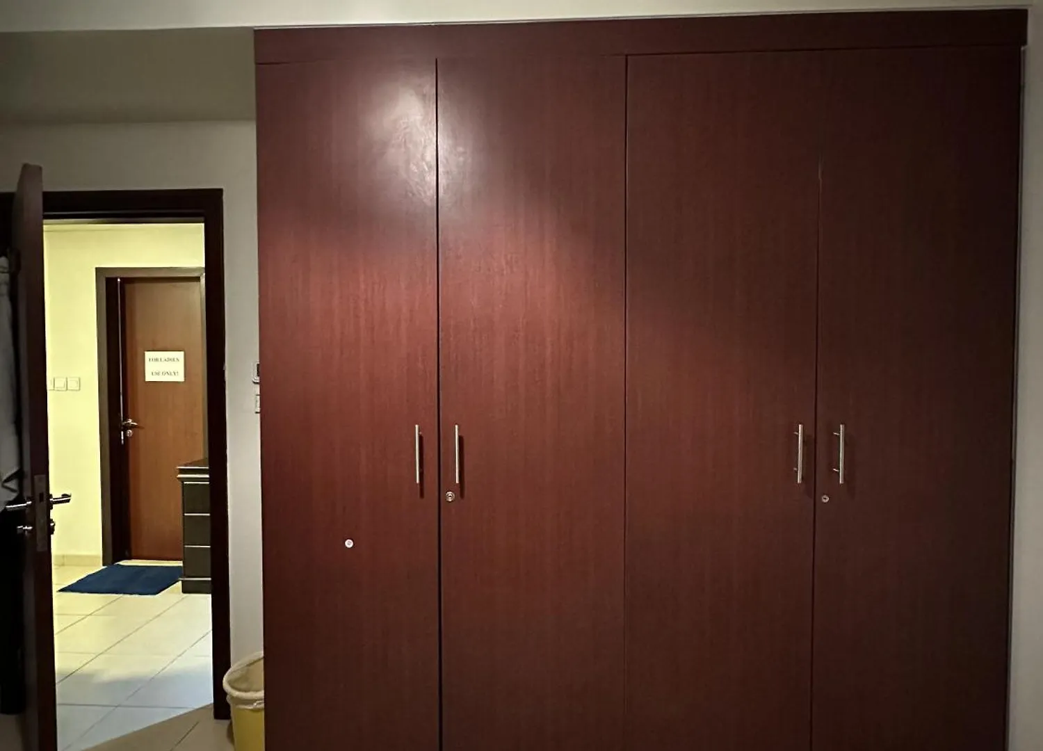 Sea Breeze Hostel Jbr Dubai Capsule hotel