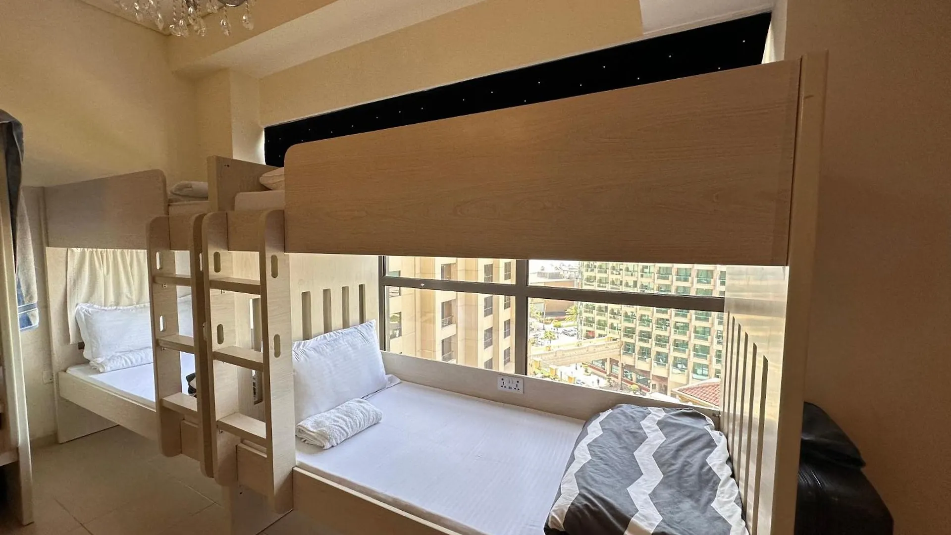 Sea Breeze Hostel Jbr Dubai